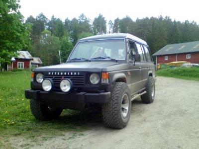 1986_Mitsubishi_Pajero_2.3TD.jpg